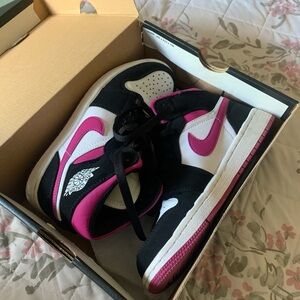 Nike Black and Pink Sneakers High-Top Classic